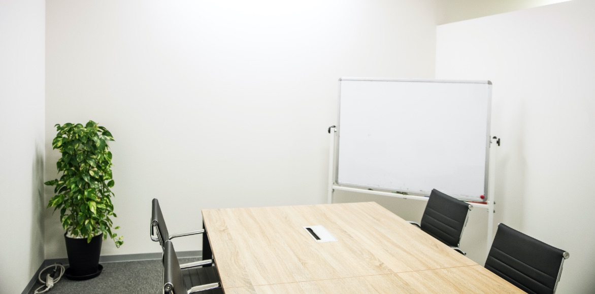 10:00～18:00 無料で利用し放題　※平日のみ